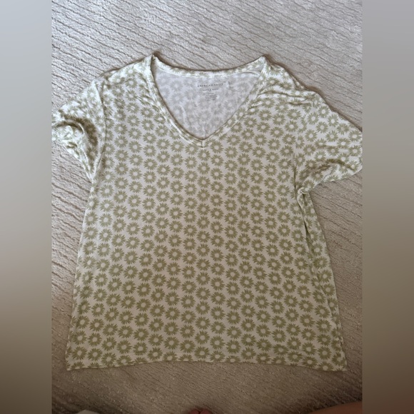 NWOT V neck American Eagle tee - Picture 1 of 5
